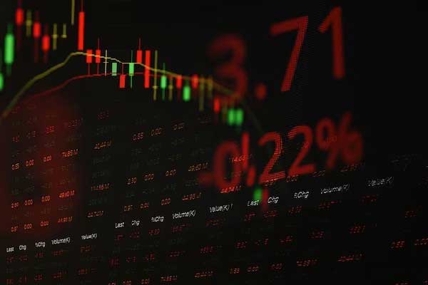 乌克兰进入全国紧急状态 乌边境80%俄部队处于攻击位置